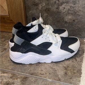 Youth black and white huaraches. Worn once. Size 5.5Y